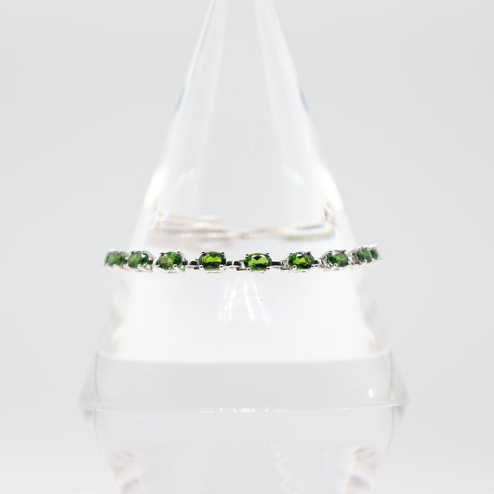 925 Silver Emerald stones Tennis Bracelet 7.5 in.