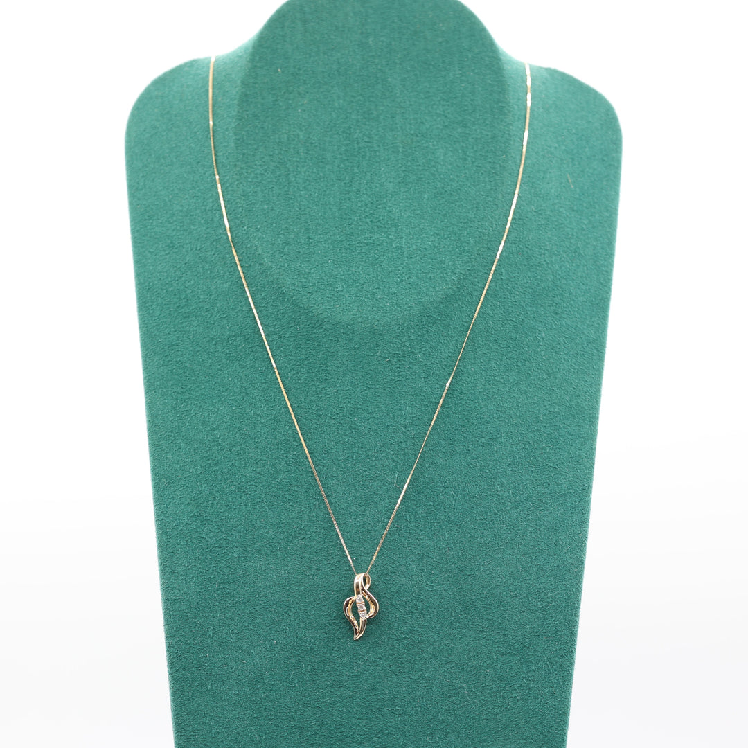 14k Gold Chain w/ Treble Shaped Pendant with Three Diamonds