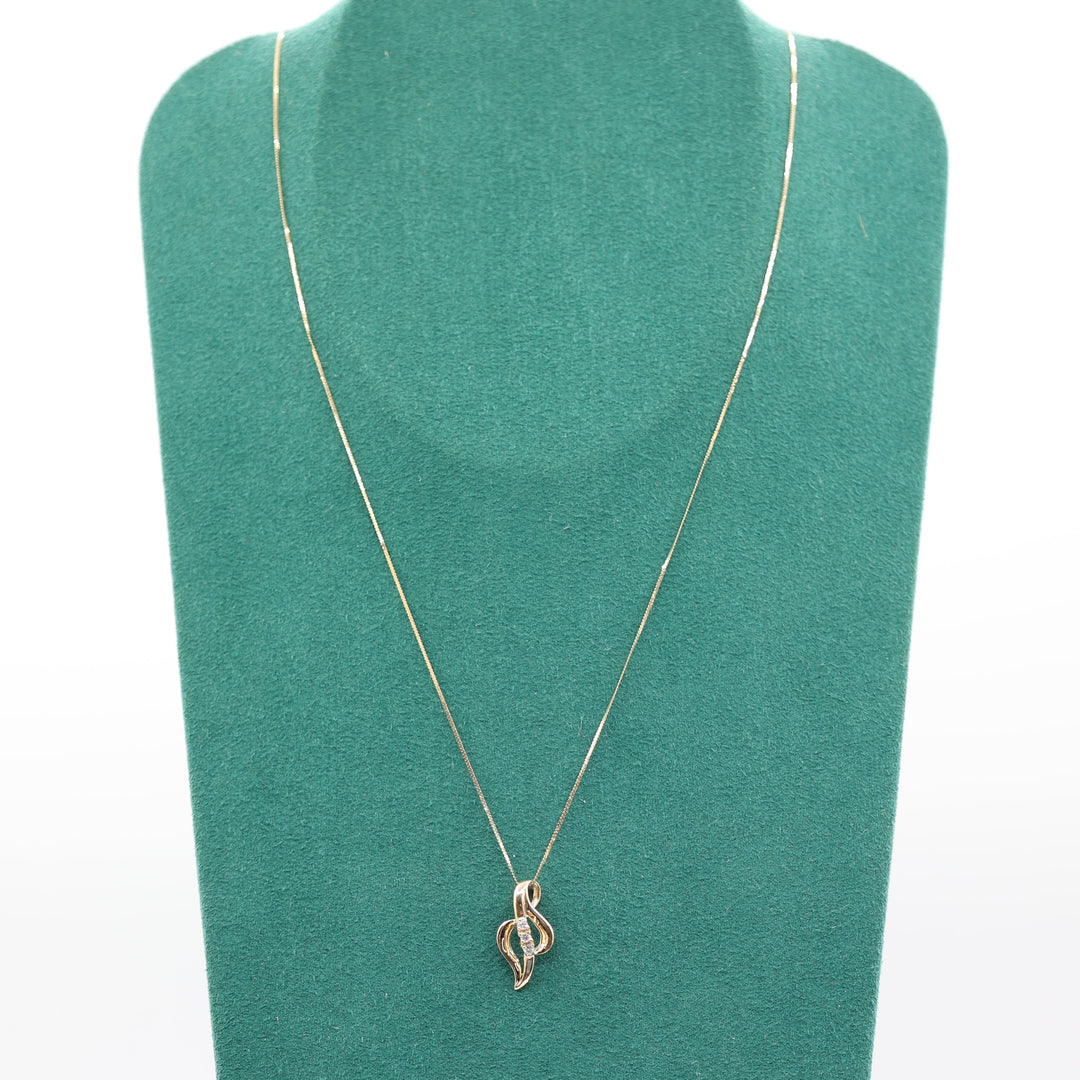 14k Gold Chain w/ Treble Shaped Pendant with Three Diamonds