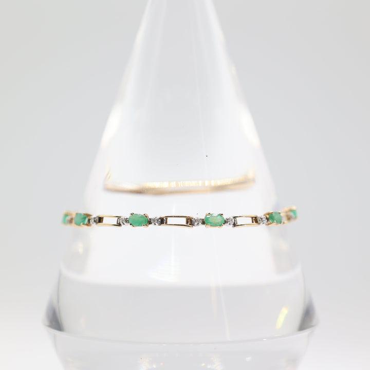 10k Yellow Gold Light Emerald and White Diamond Tennis Bracelet - 7in