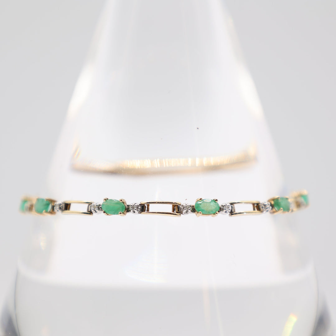 10k Yellow Gold Light Emerald and White Diamond Tennis Bracelet - 7in