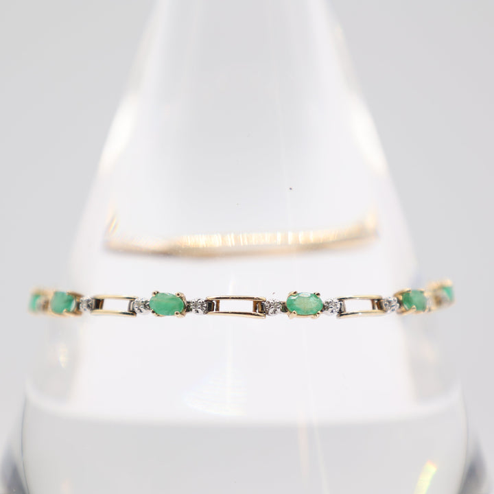 10k Yellow Gold Light Emerald and White Diamond Tennis Bracelet - 7in