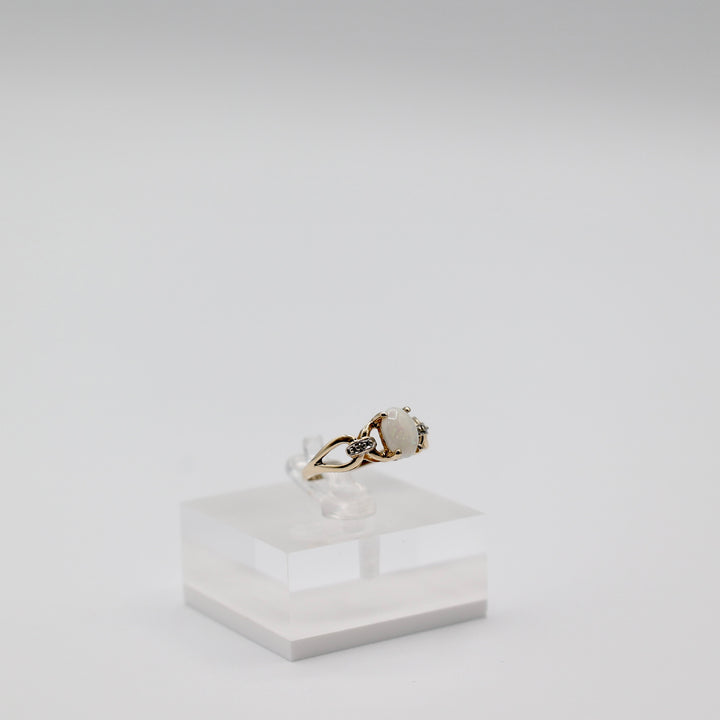 10k Yellow Gold  White Opal Ring - Size 5.75