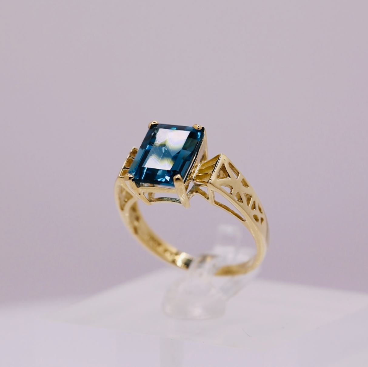 10k Yellow Gold Emerald Cut Blue Topaz Cocktail Ring - Size 7.5