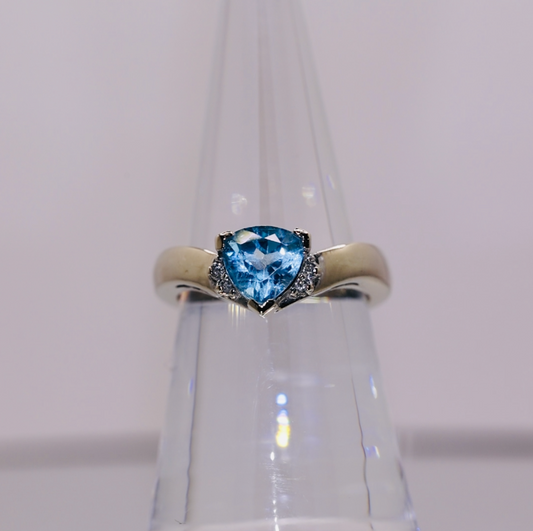 14K White Gold Blue Topaz and Diamond Ring Size 6.75
