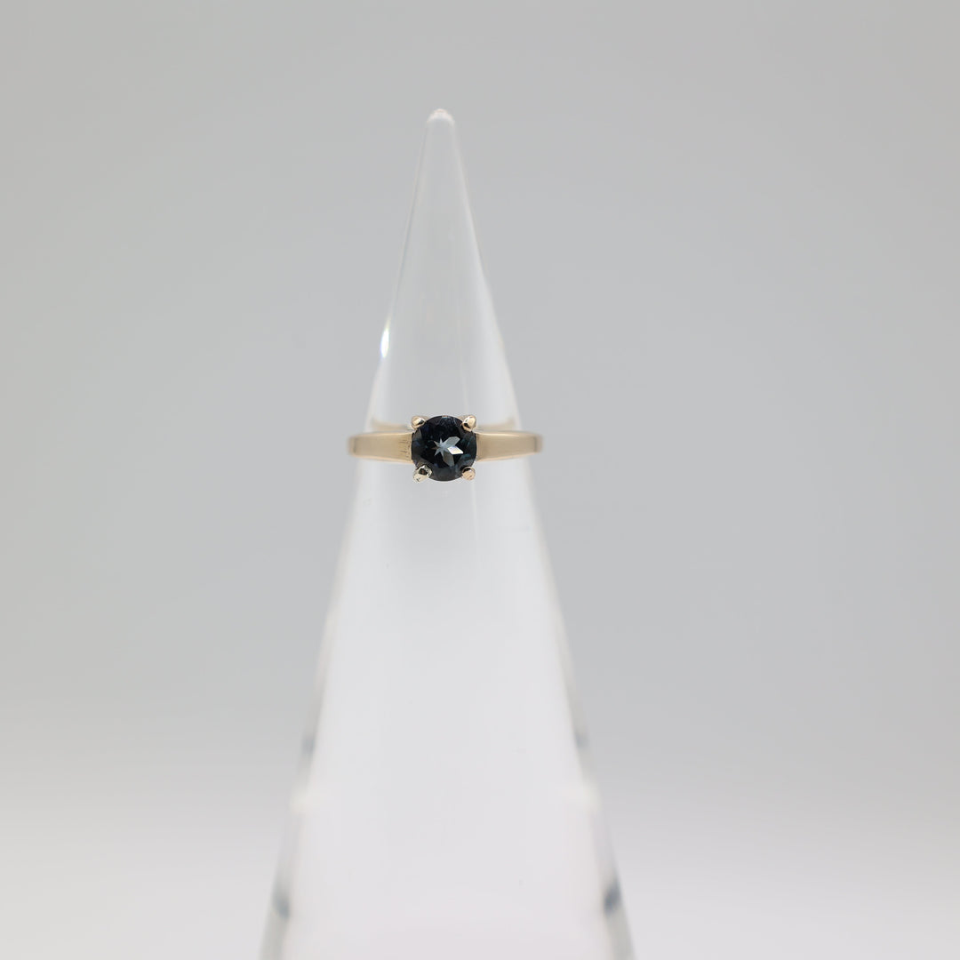 10K Yellow Gold London Blue Topaz Ring 6mm Size 5.5