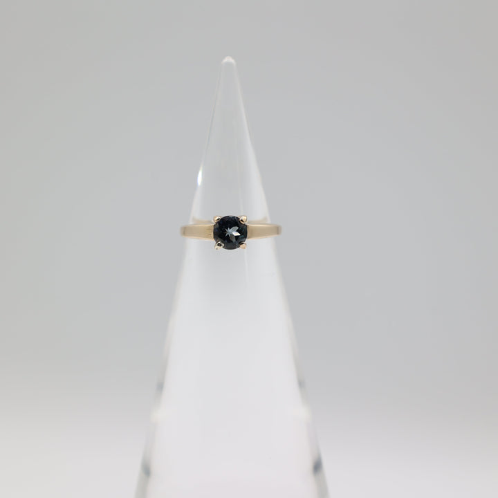 10K Yellow Gold London Blue Topaz Ring 6mm Size 5.5