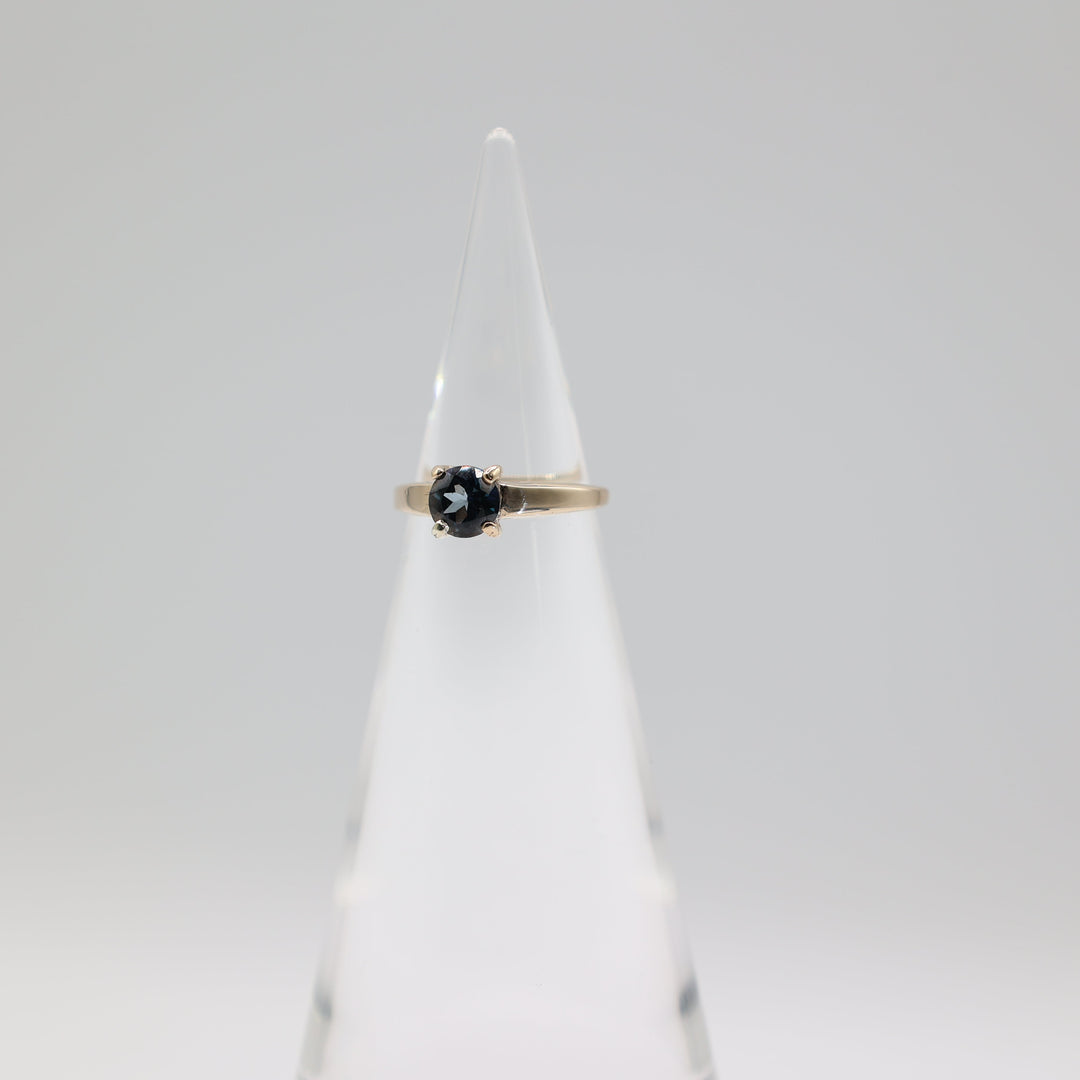 10K Yellow Gold London Blue Topaz Ring 6mm Size 5.5