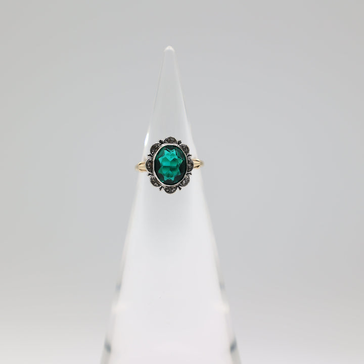 10K Yellow Gold Oval Cut Green Crystal Ring With Scalloped Diamond Border 4.75