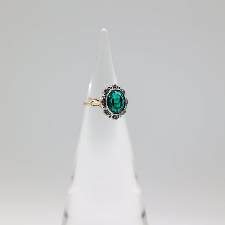 10K Yellow Gold Oval Cut Green Crystal Ring With Scalloped Diamond Border 4.75