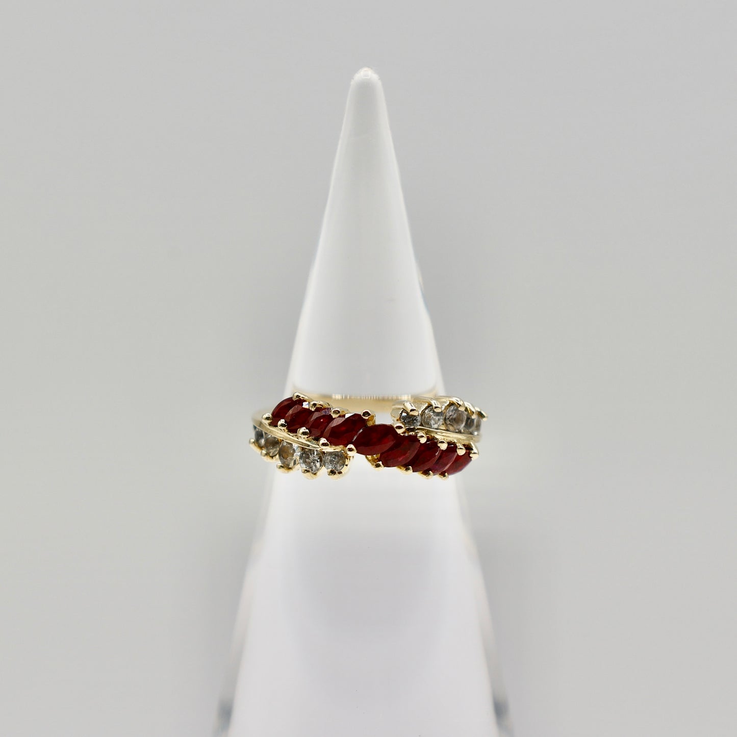 14k Yellow Gold Ruby Diamond - Size 6