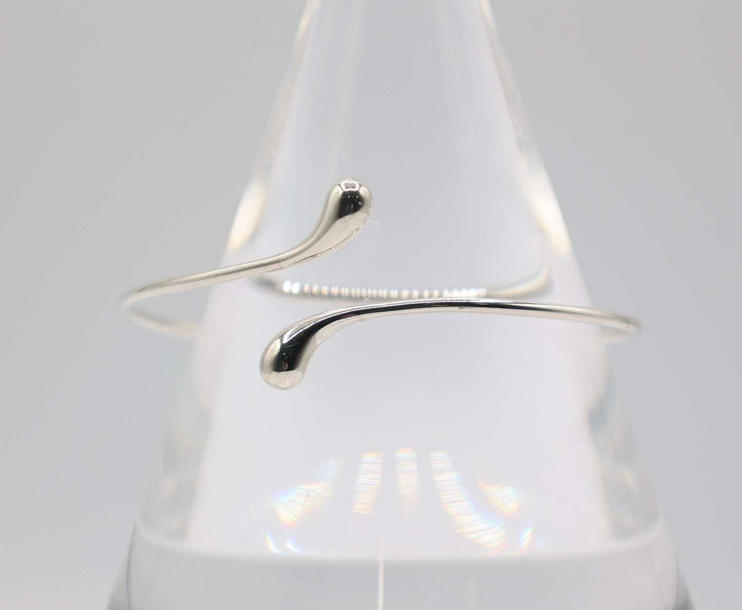 Tiffany & Co Elsa Perretti 925 Sterling Silver Teardrop Bangle Bracelet