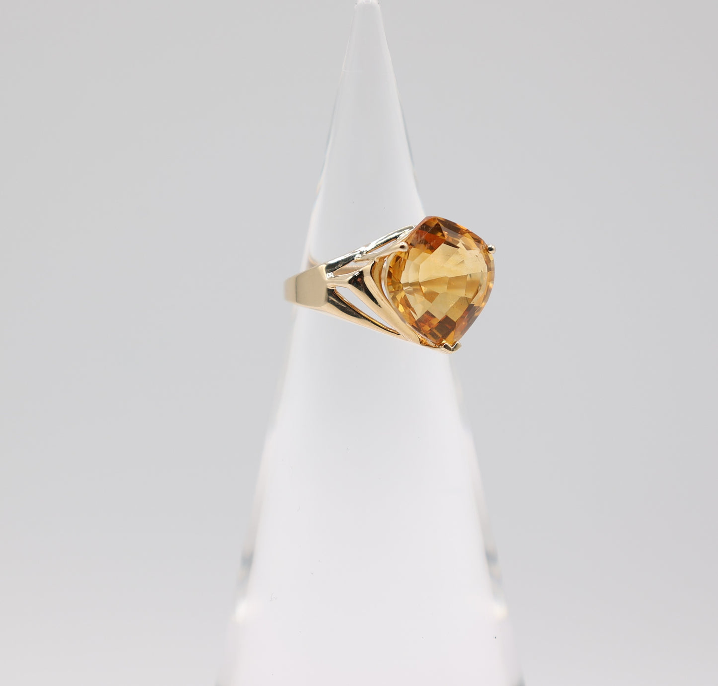 14k yellow gold freeform cut citrine ring - size 6