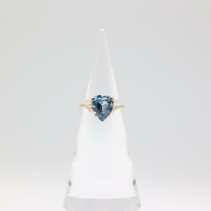 12k Yellow Gold Band with Blue Topaz Heart Stone Ring Size 10