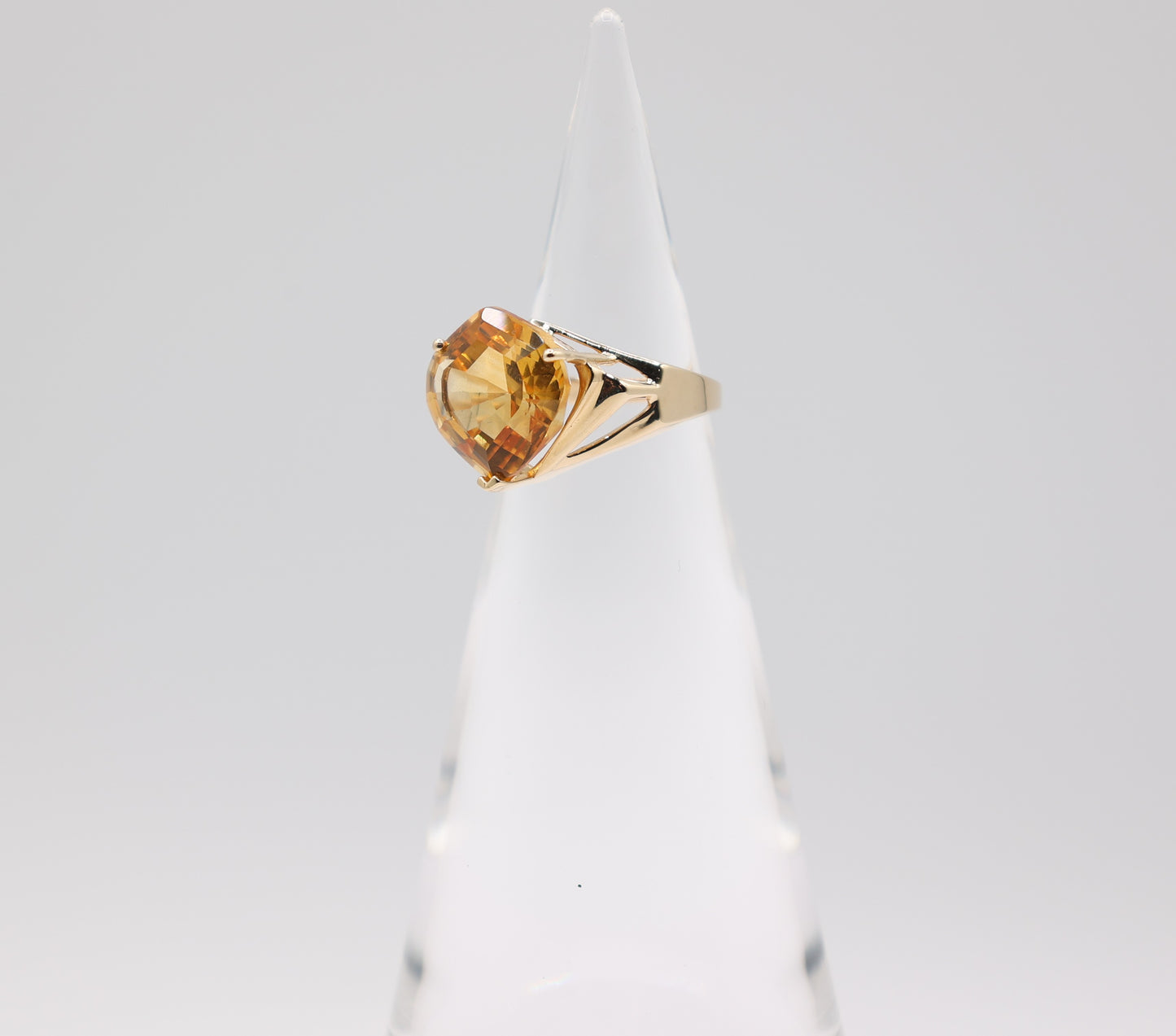 14k yellow gold freeform cut citrine ring - size 6