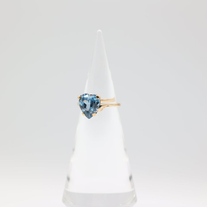 12k Yellow Gold Band with Blue Topaz Heart Stone Ring Size 10