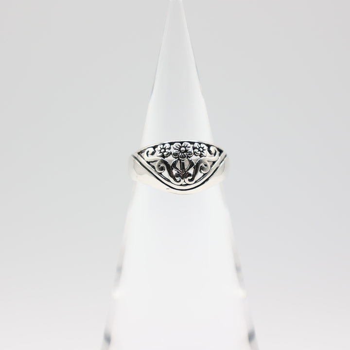 925 Sterling Silver Swirl & Flower Ring Size 9.75
