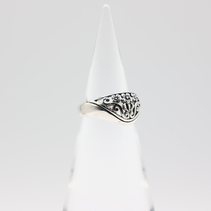925 Sterling Silver Swirl & Flower Ring Size 9.75