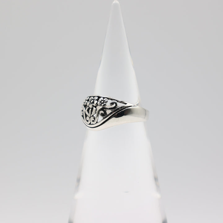 925 Sterling Silver Swirl & Flower Ring Size 9.75