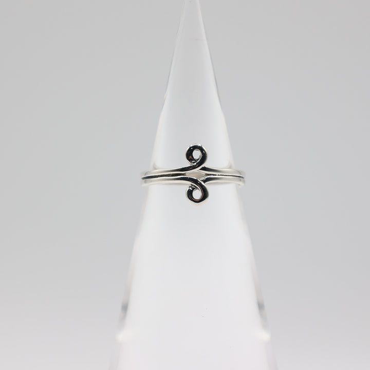 925 Sterling Silver Swirl Ring Size 8