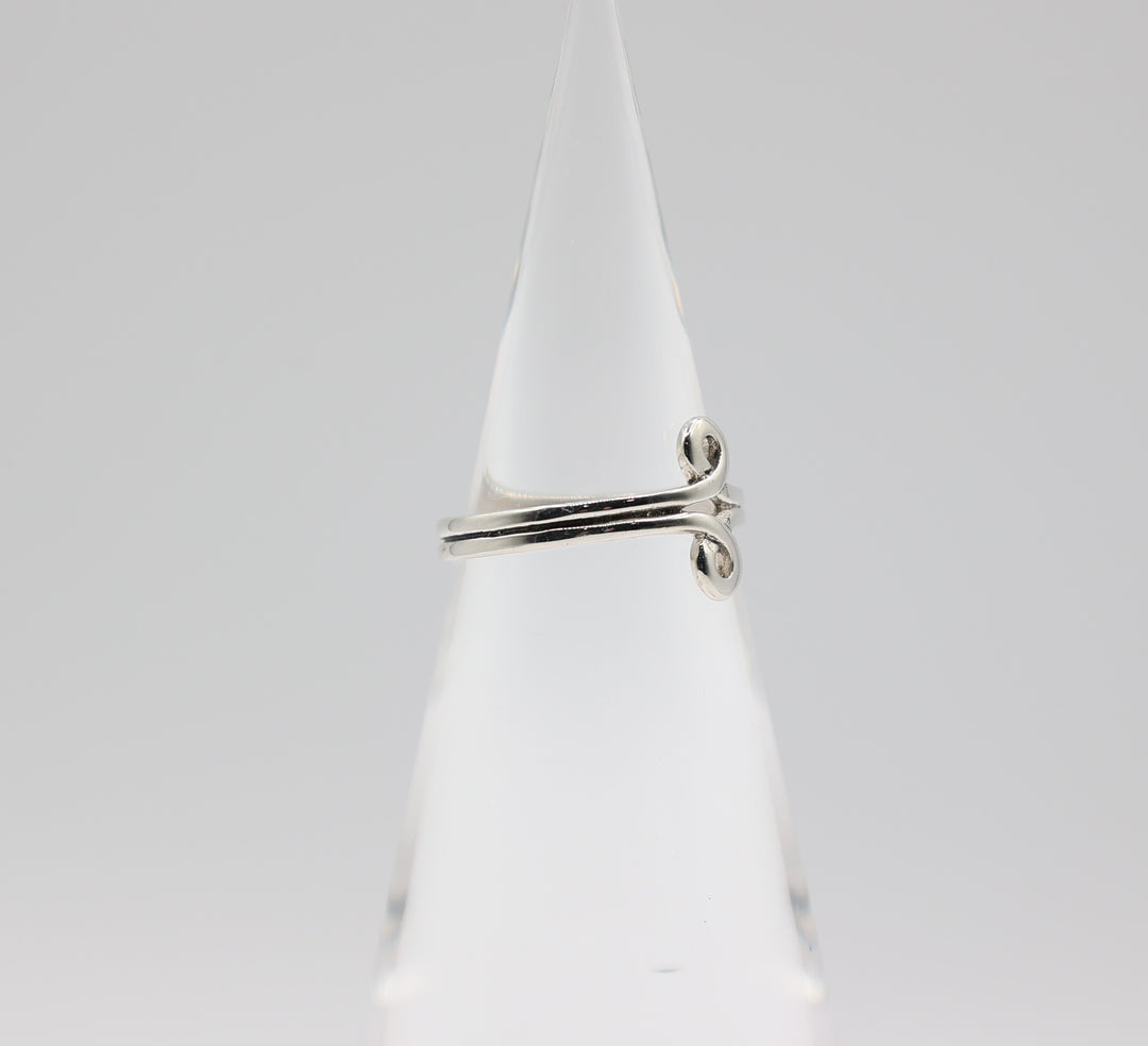 925 Sterling Silver Swirl Ring Size 8