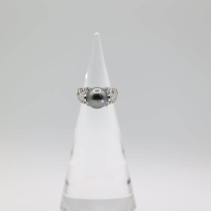 18K White Gold Dark Tahitian Pearl Diamond Accent Ring Size 6 by Annie McConnell's Renewed Elegance