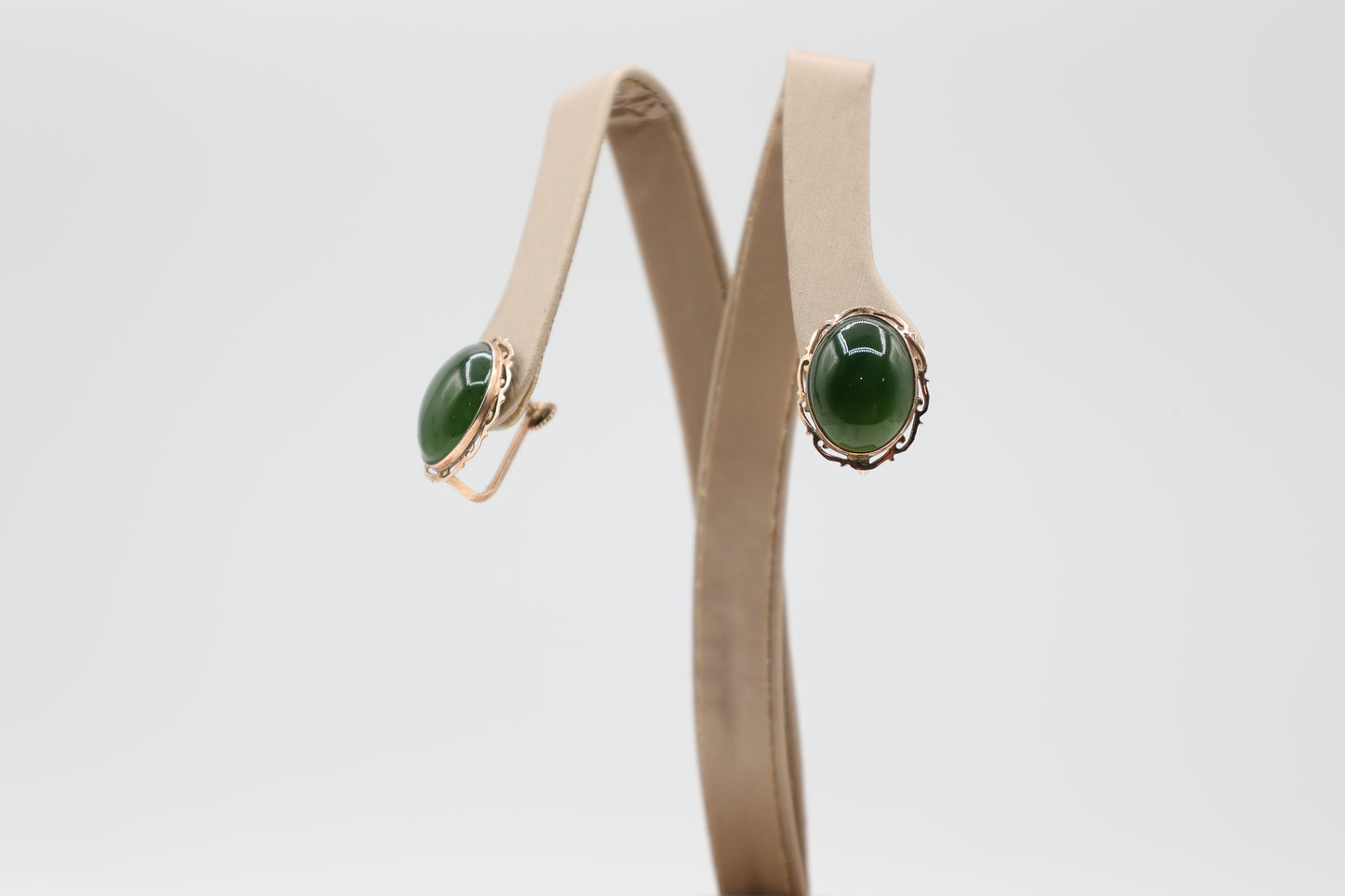 Vintage 14k Yellow Gold Green Cabochon Earrings