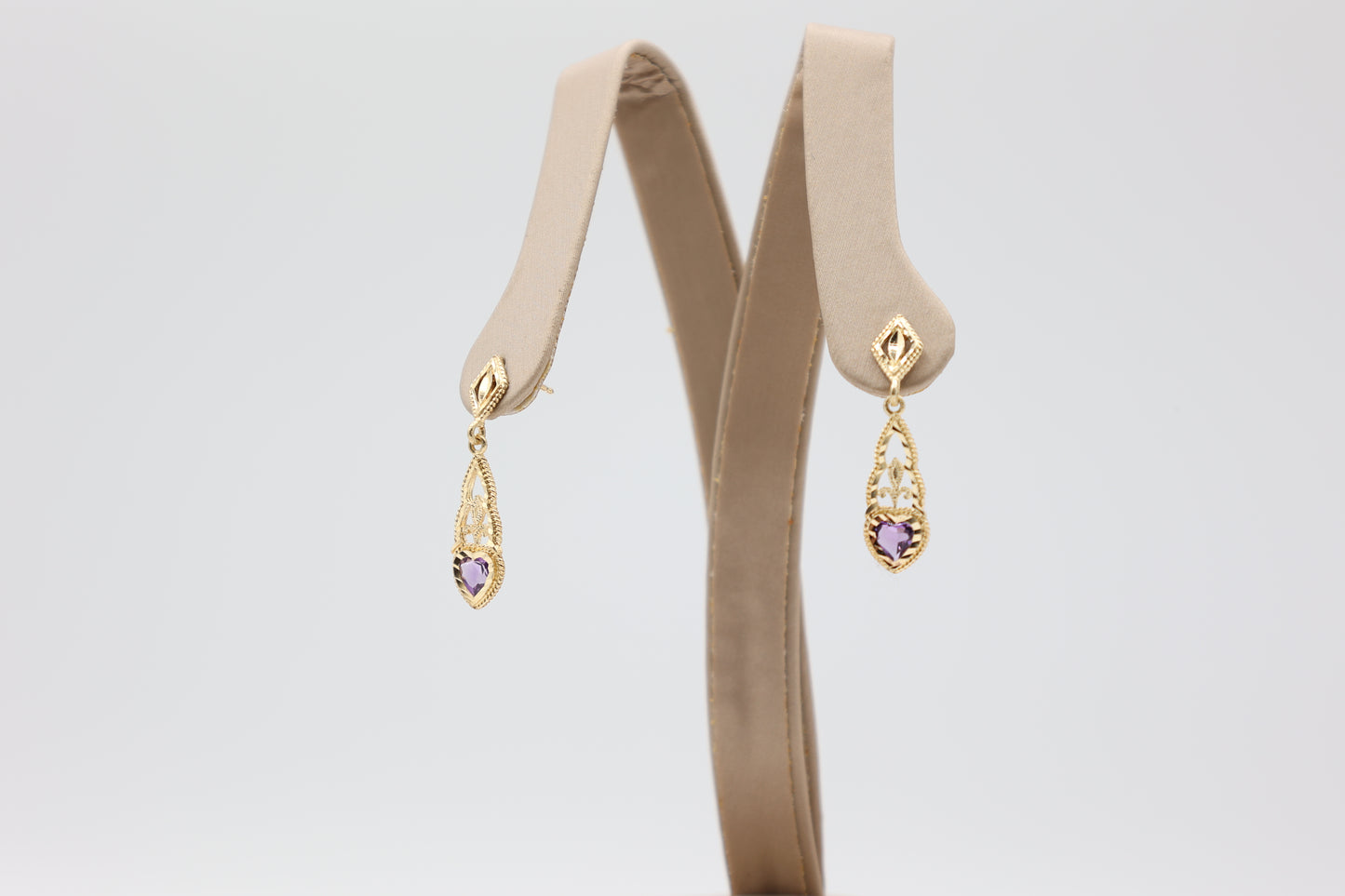 14k Yellow Gold Vintage Amethyst Heart Filigree Earrings