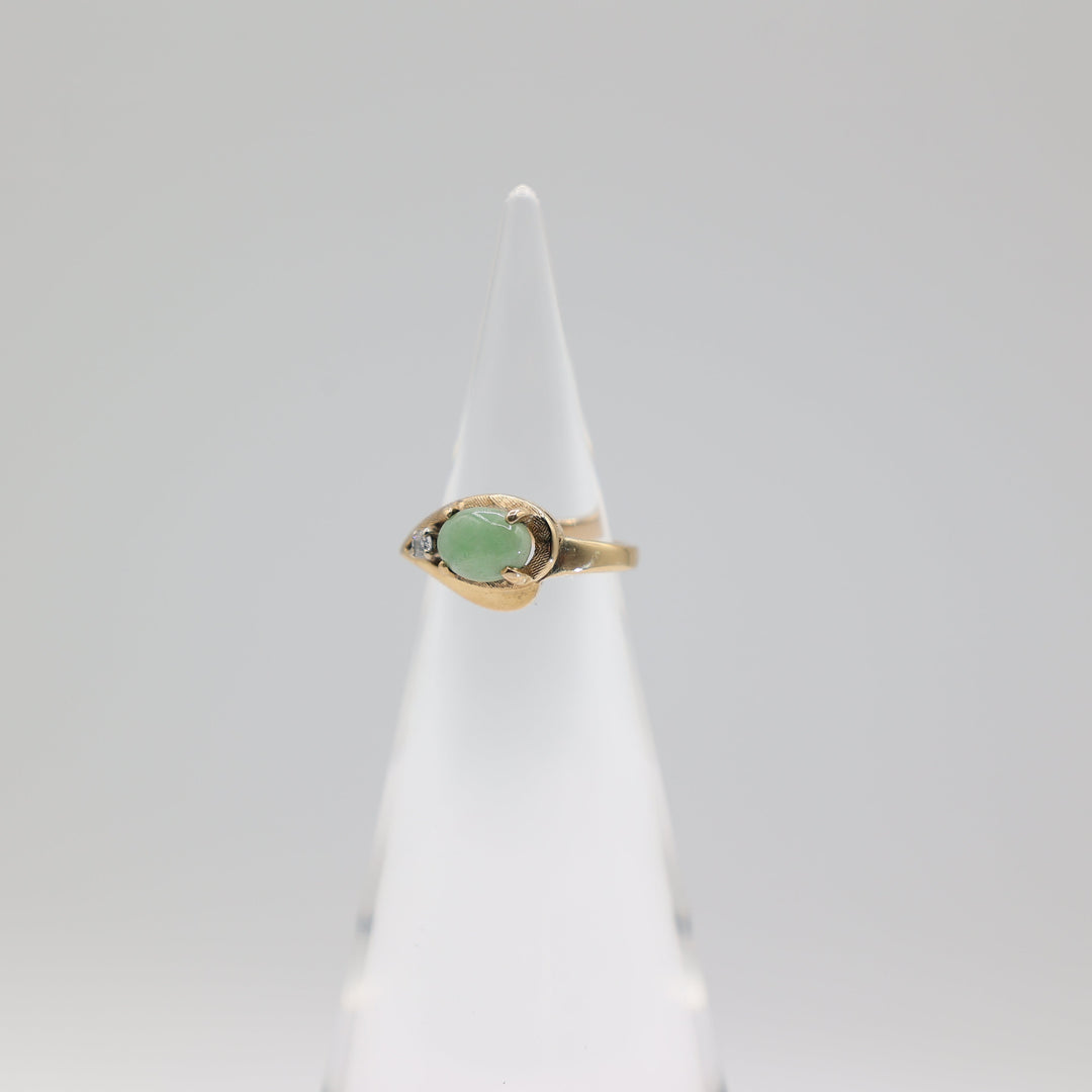 14k Yellow Gold 6x8mm Jade Cabochon Ring Size 4.25