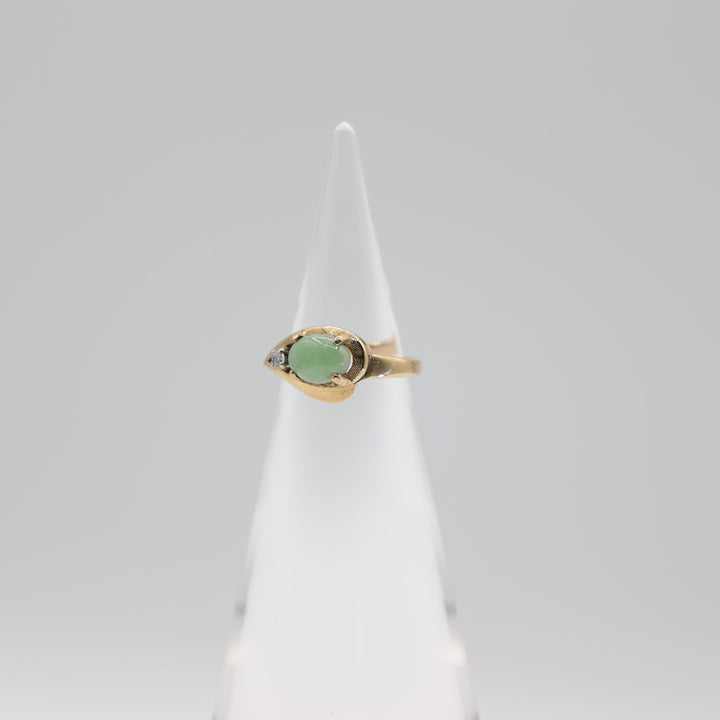 14k Yellow Gold 6x8mm Jade Cabochon Ring Size 4.25