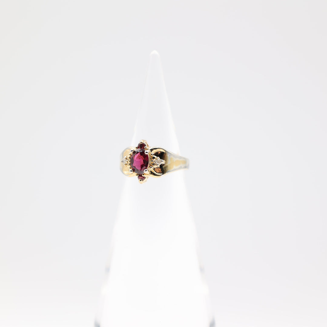 10k Yellow Gold 7x5mm Oval Garnet Stone with Diamond Accents Ring Size 5.75