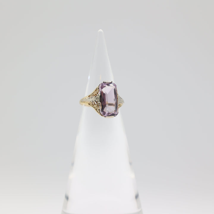 10k Art Deco Two Tone Gold & Emerald Cut Amethyst Floral Engraved Ring Size 7.5