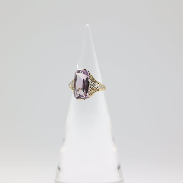 10k Art Deco Two Tone Gold & Emerald Cut Amethyst Floral Engraved Ring Size 7.5