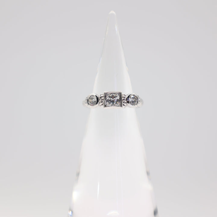 Judith Ripka 925 Sterling Silver  3-Stone Ring- Size 8- 6.15g