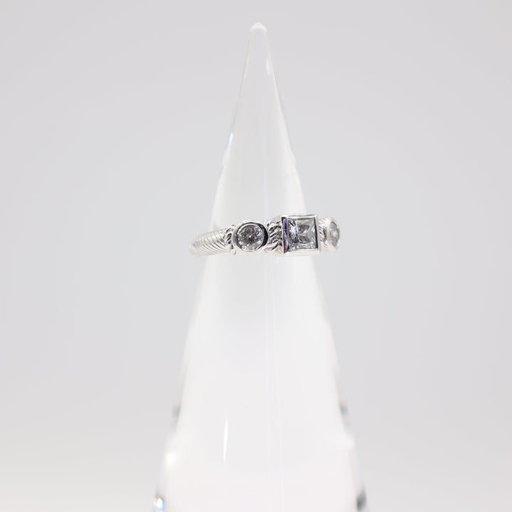Judith Ripka 925 Sterling Silver  3-Stone Ring- Size 8- 6.15g