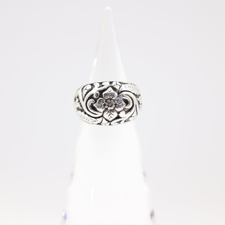 925 Sterling Silver Floral and Vine Artistic Design Ring - Size 8.5
