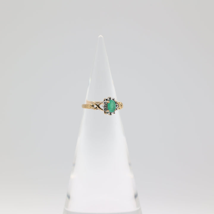 14k Yellow Gold 6x4mm Oval Chrysoprase Stone & Diamond Halo Accents Ring Size 6.5