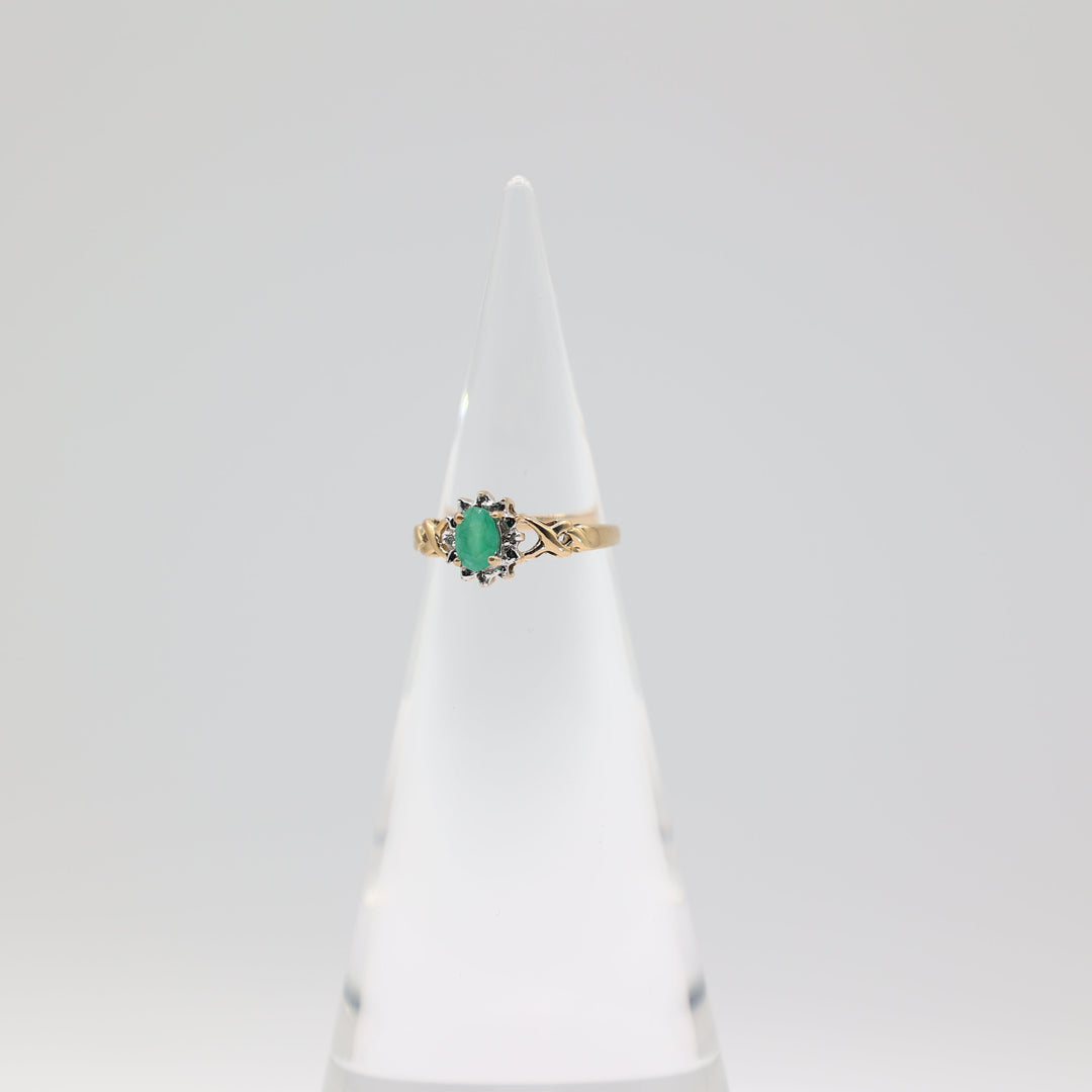 14k Yellow Gold 6x4mm Oval Chrysoprase Stone & Diamond Halo Accents Ring Size 6.5