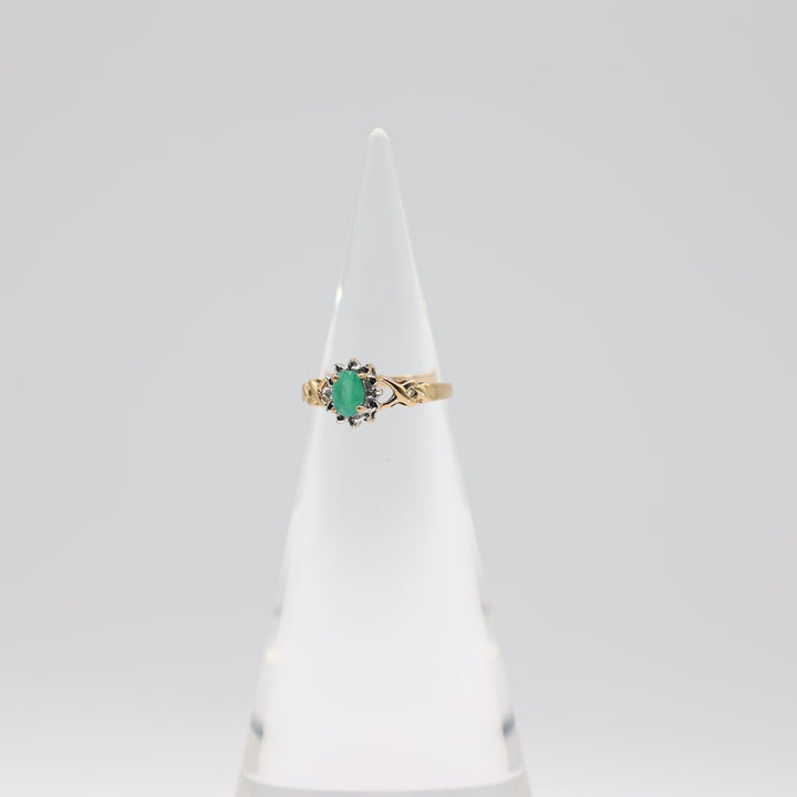 14k Yellow Gold 6x4mm Oval Chrysoprase Stone & Diamond Halo Accents Ring Size 6.5