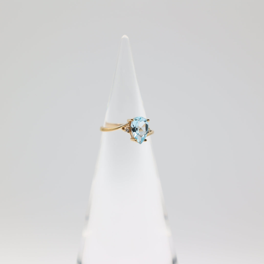 10K Yellow Gold Pear Shaped Blue Topaz Stone And Diamond Accents Ring Size 5.5