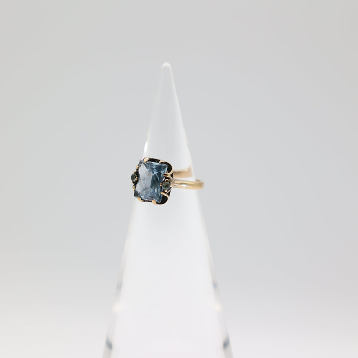 10K Yellow Gold 10x8mm Blue Topaz Stone and White Spinel Accents Ring Size 6