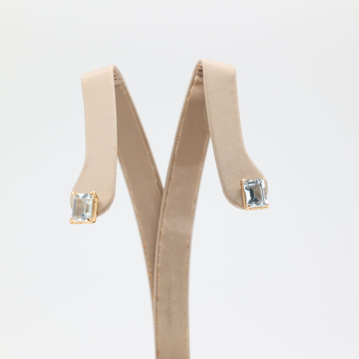 14k Yellow Gold 8x6mm Emerald Cut Aquamarine Stud Earrings