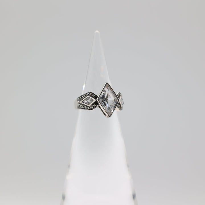 925 Sterling Silver 15x9mm Iolite Stone & Marcasite Accents Ring Size 7.75
