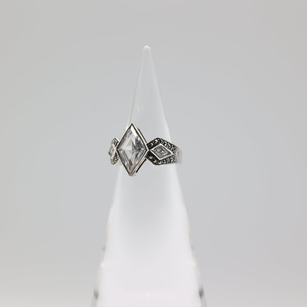 925 Sterling Silver 15x9mm Iolite Stone & Marcasite Accents Ring Size 7.75