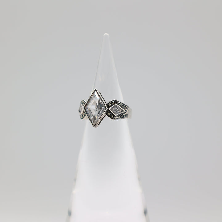 925 Sterling Silver 15x9mm Iolite Stone & Marcasite Accents Ring Size 7.75