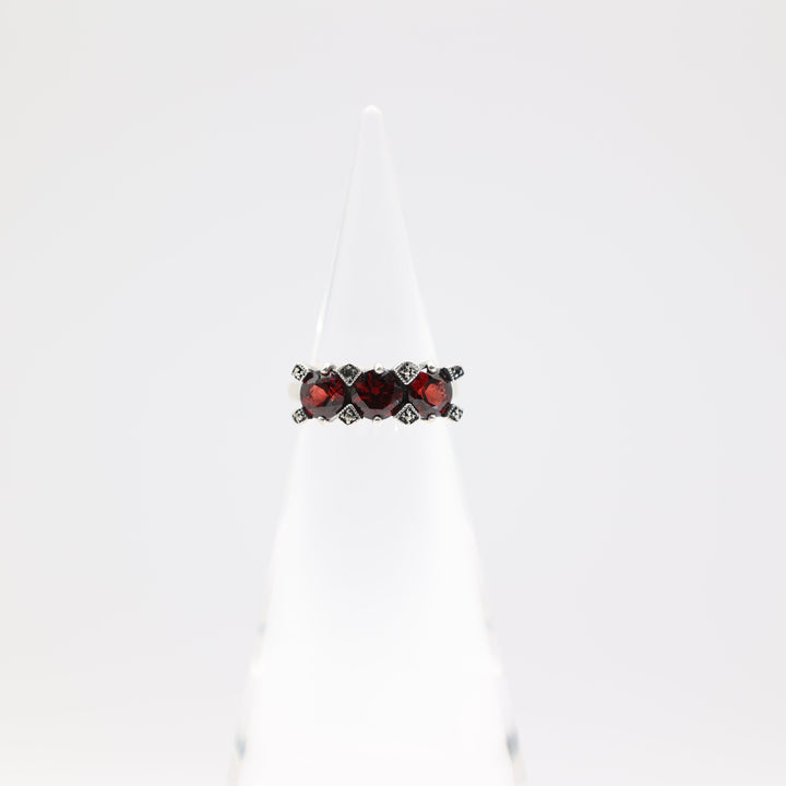 925 Sterling Silver 6mm Triple Garnet Stone Ring Size 7.5