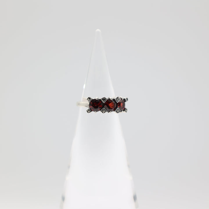 925 Sterling Silver 6mm Triple Garnet Stone Ring Size 7.5