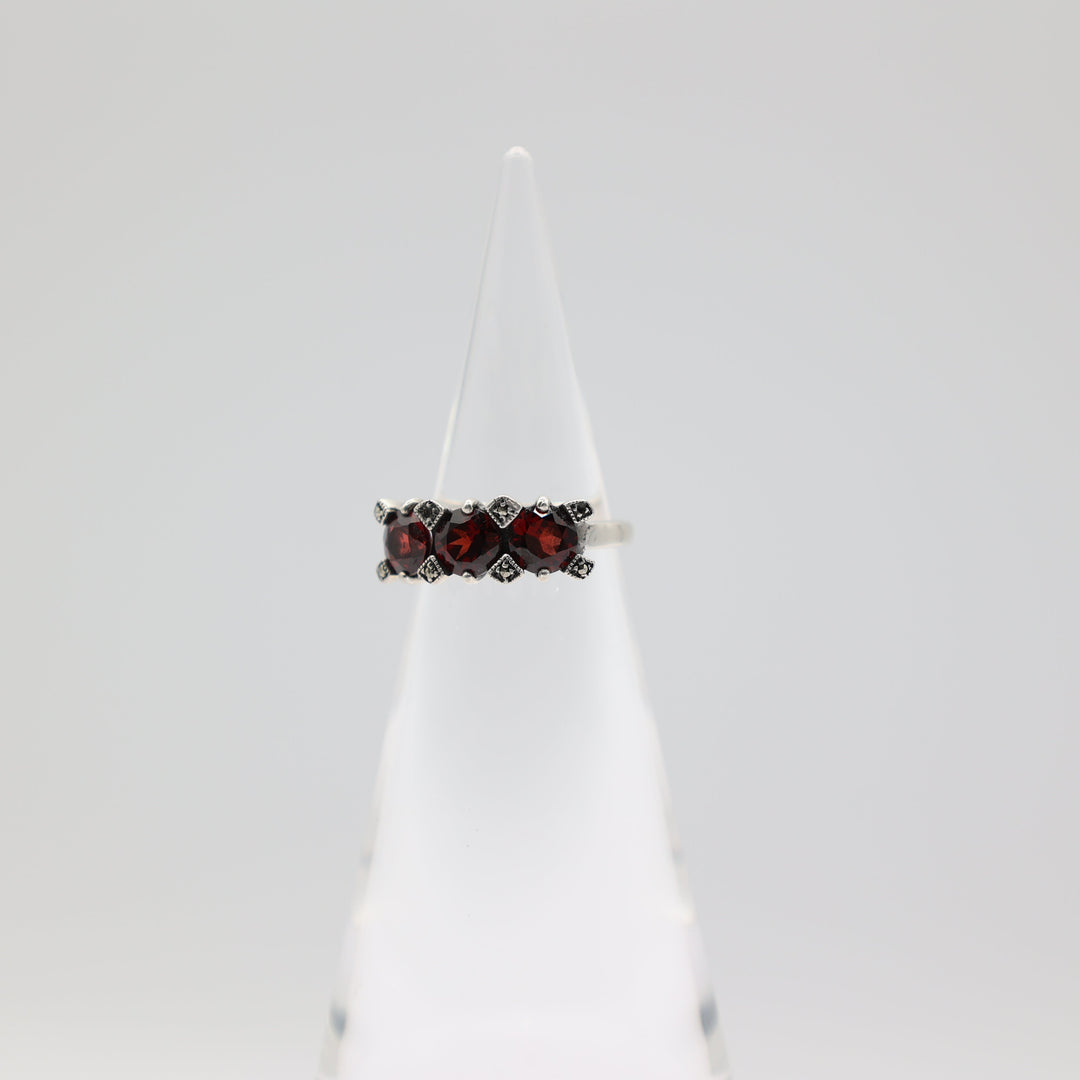 925 Sterling Silver 6mm Triple Garnet Stone Ring Size 7.5