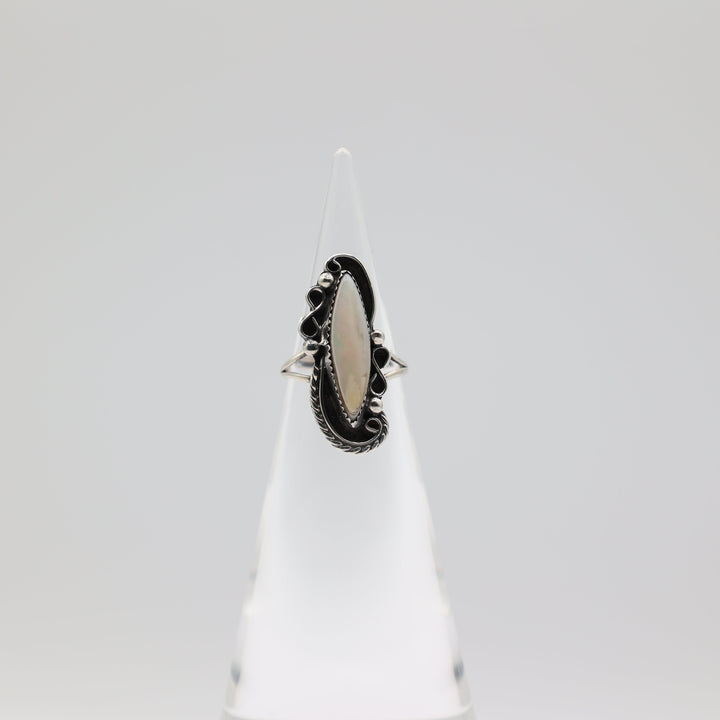 925 Sterling Silver Mother of Pearl Stone Ring Size 6 21x6mm