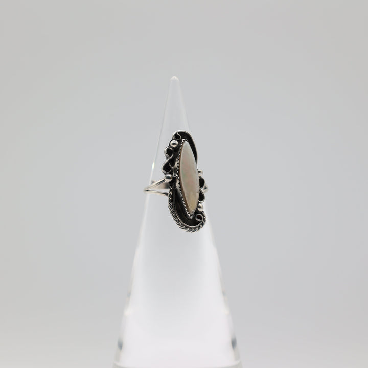 925 Sterling Silver Mother of Pearl Stone Ring Size 6 21x6mm